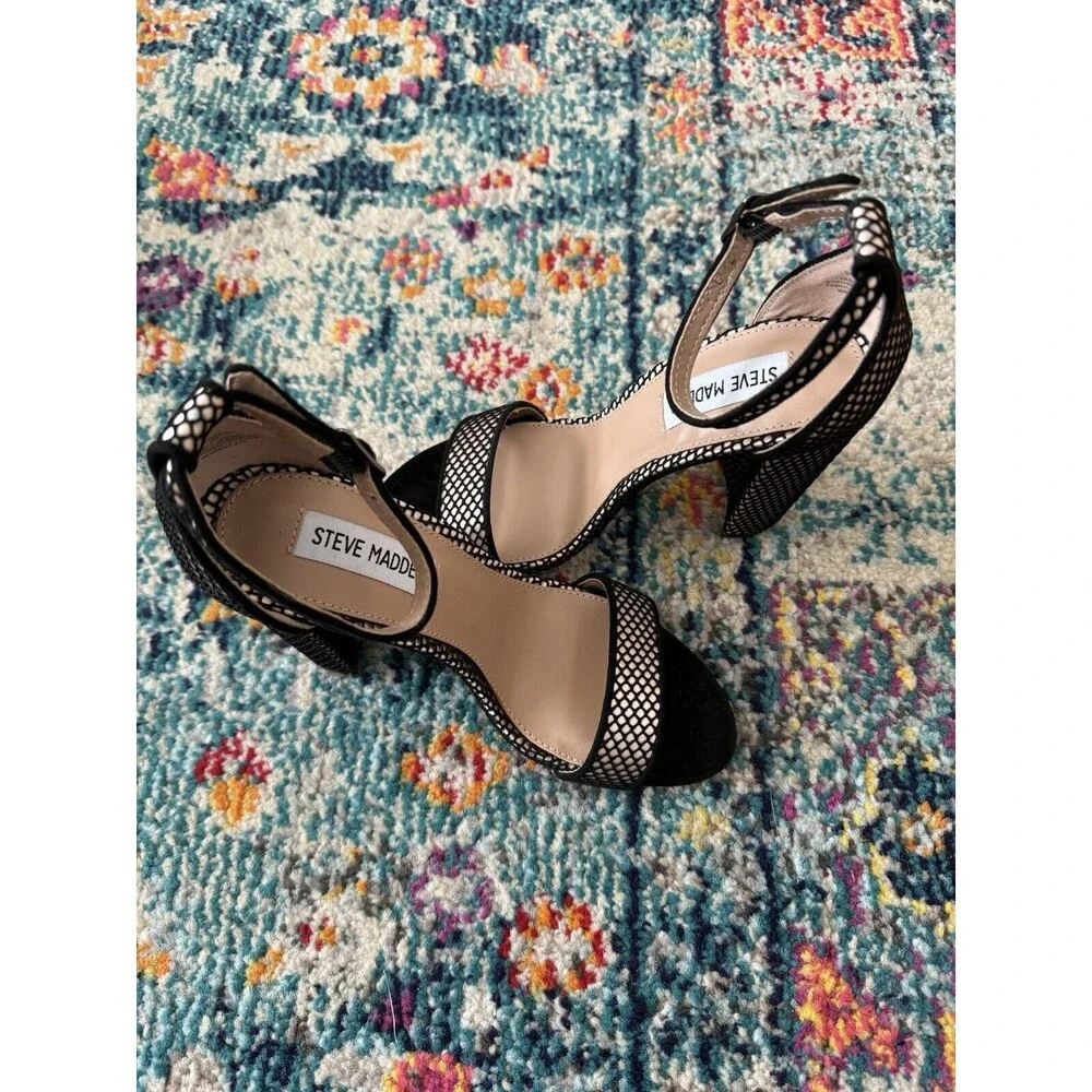 Steve Madden Carrson‎ Black Mesh Heels Size 6